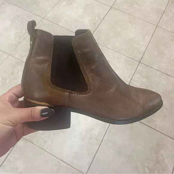 Kurt Geiger Carvela Toby Women’s 8.5 Brown Leather Chelsea Boots 51807 - Picture 2 of 8